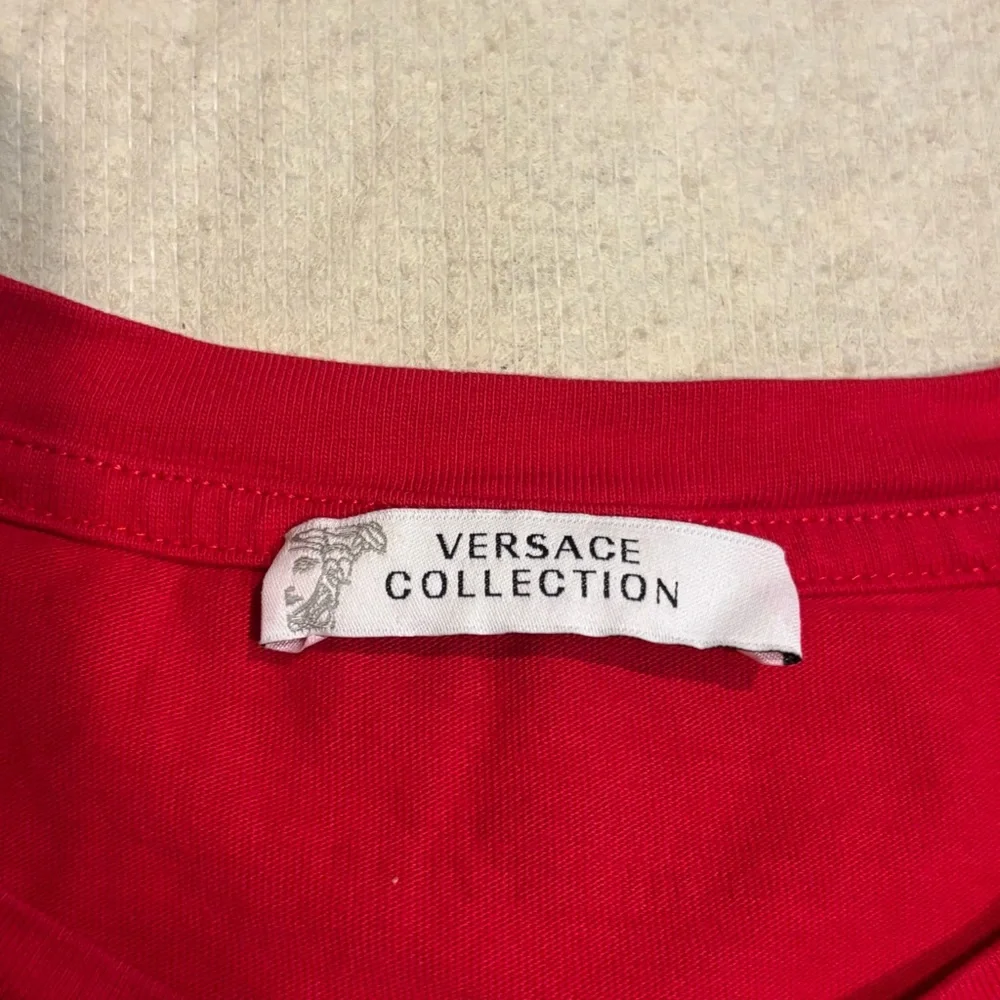 SOLD - Versace Medusa Logo Red Silver Black Tshirt - Picture 4 of 7